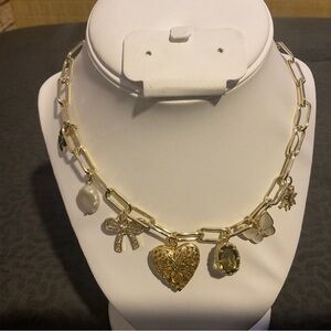 NWT ⚜️👑⚜️ Atterri golden tone charm Necklace